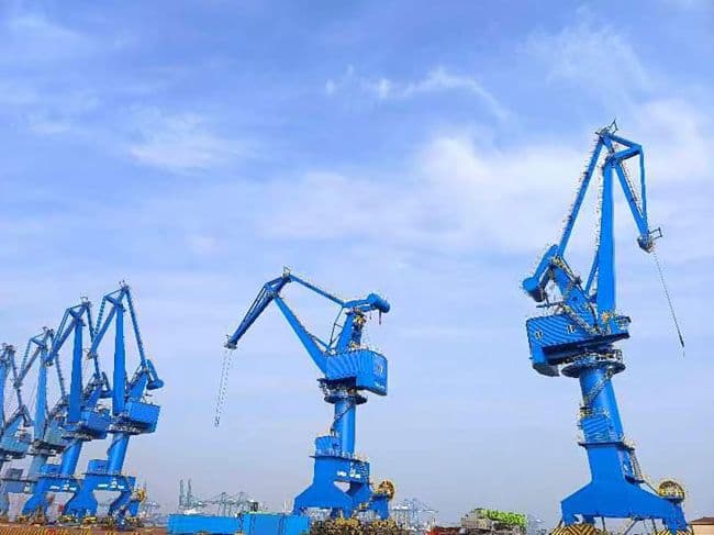 Cẩu chân đế 40T45M tại Yuanhang, Thiên Tân