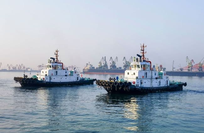 Cảng Yulong - Tàu kéo Yulong 1 và 2