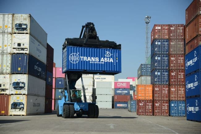 Xe nâng container điện của Tập đoàn Logistics Cảng Sơn Đông