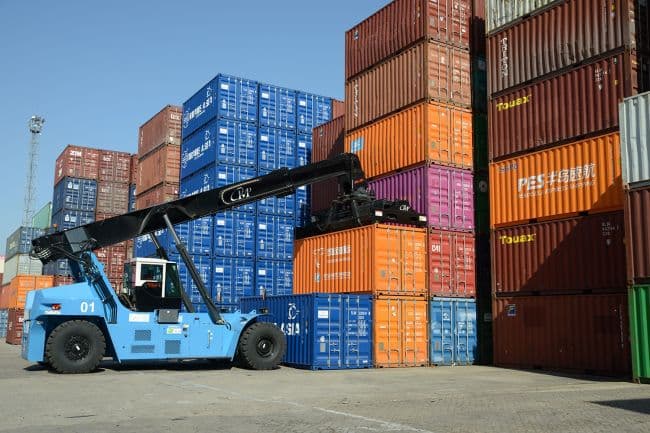 Xe nâng container điện của Tập đoàn Logistics Cảng Sơn Đông