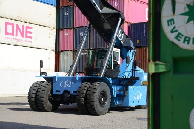 Xe nâng container điện của Tập đoàn Logistics Cảng Sơn Đông
