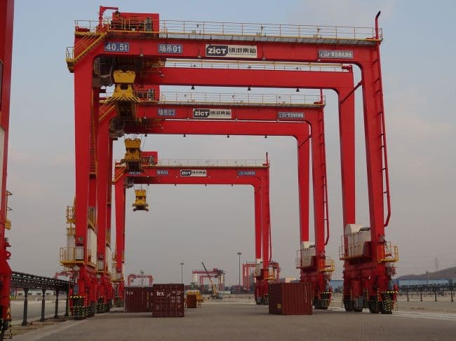 Cẩu bánh lốp 40,5T tại Cảng Trấn Giang, Giang Tô