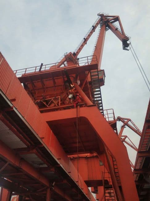 Phễu lớn cho hàng rời