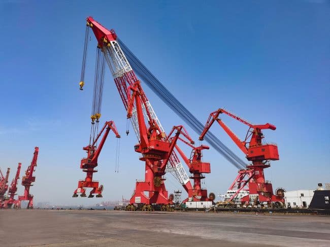 Cảng Nhật Chiếu - Di dời nguyên bộ 11 cẩu chân đế