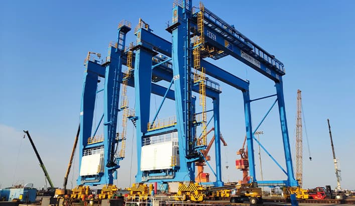 Phát triển cần trục ray tự động cấp điện thông minh thế hệ mới