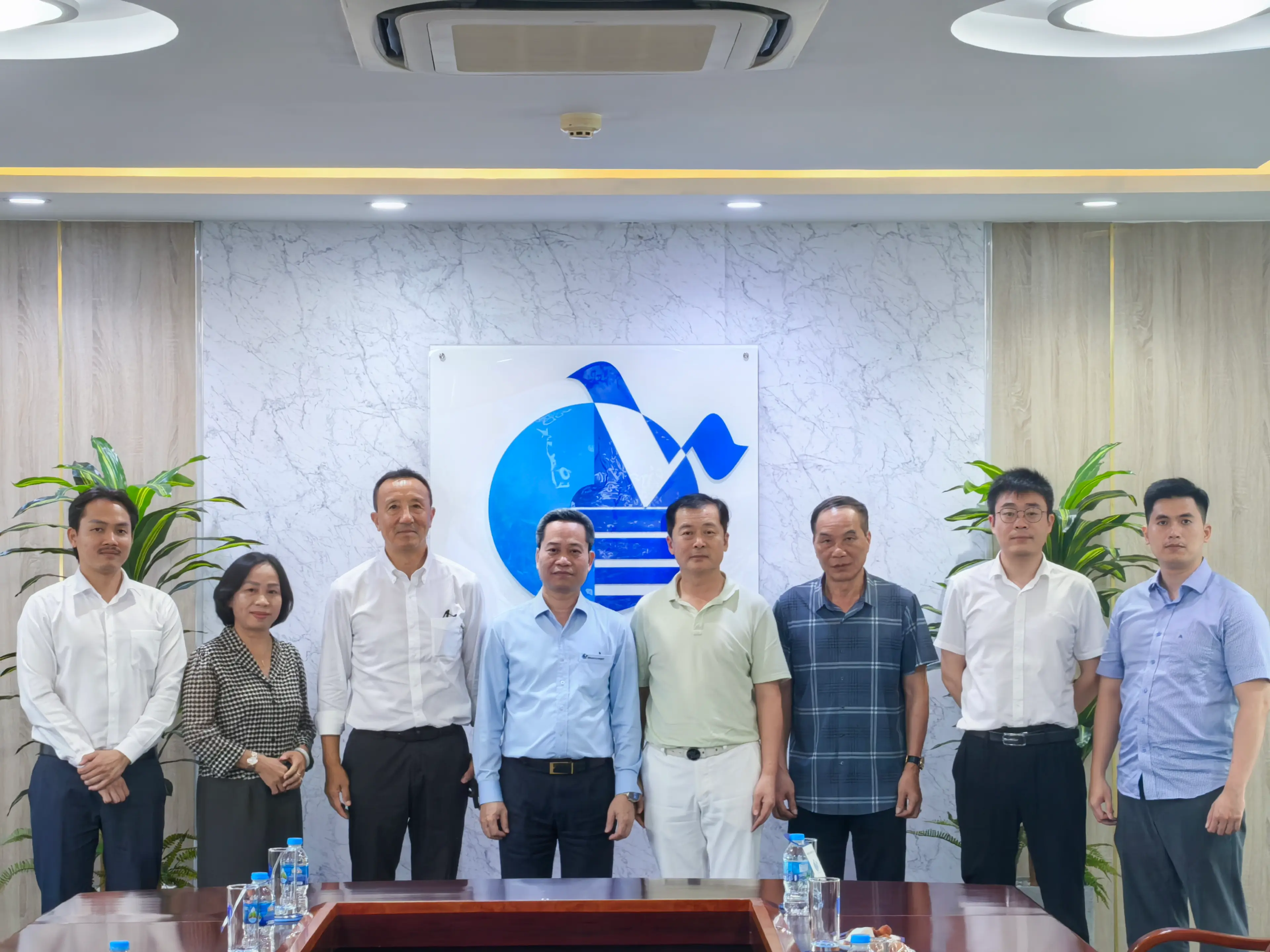 Representatives of Shandong Port Group and Dinh Vu Port at the working session on June 4, 2026
