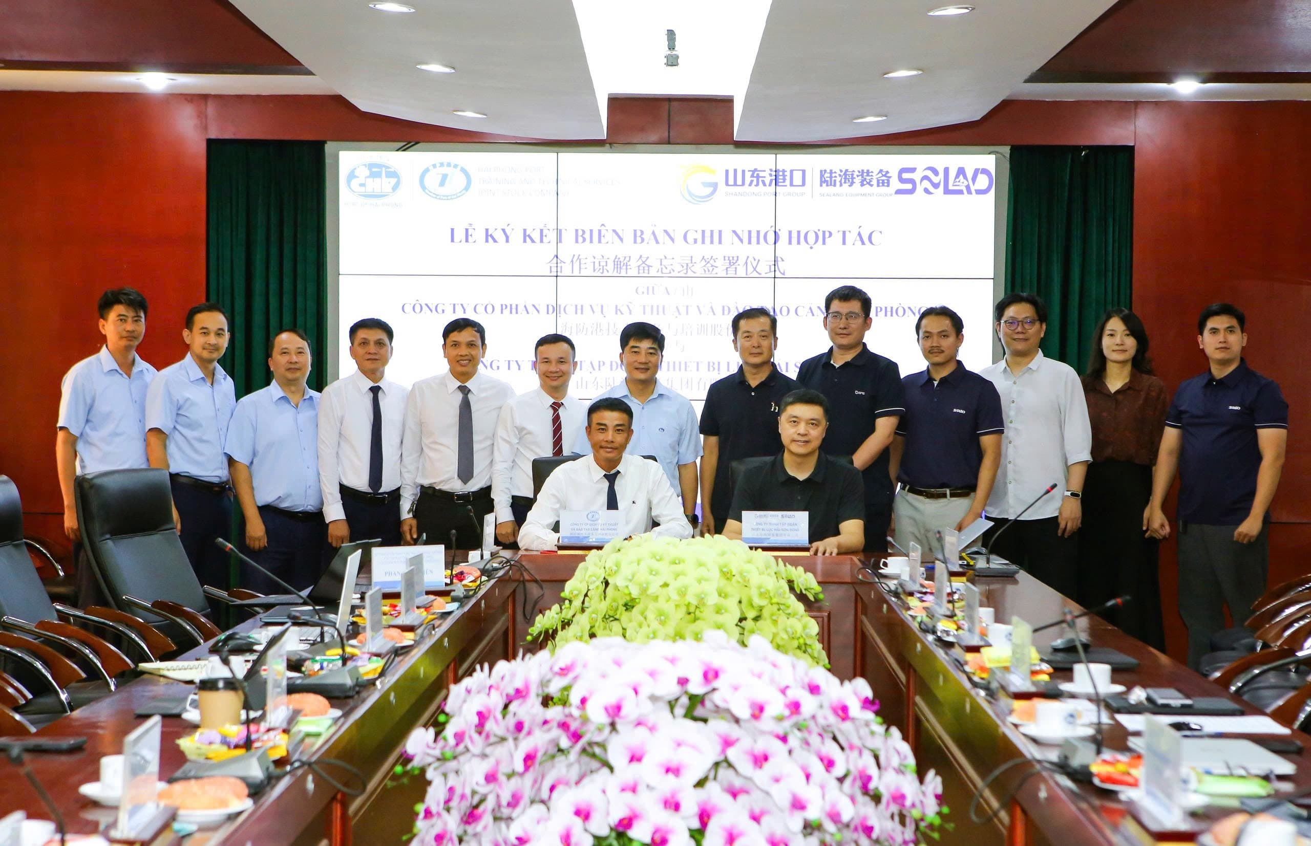 HPTTS and Sealand Equipment Group sign a Memorandum of Understanding at Hai Phong Port on July 30, 2026