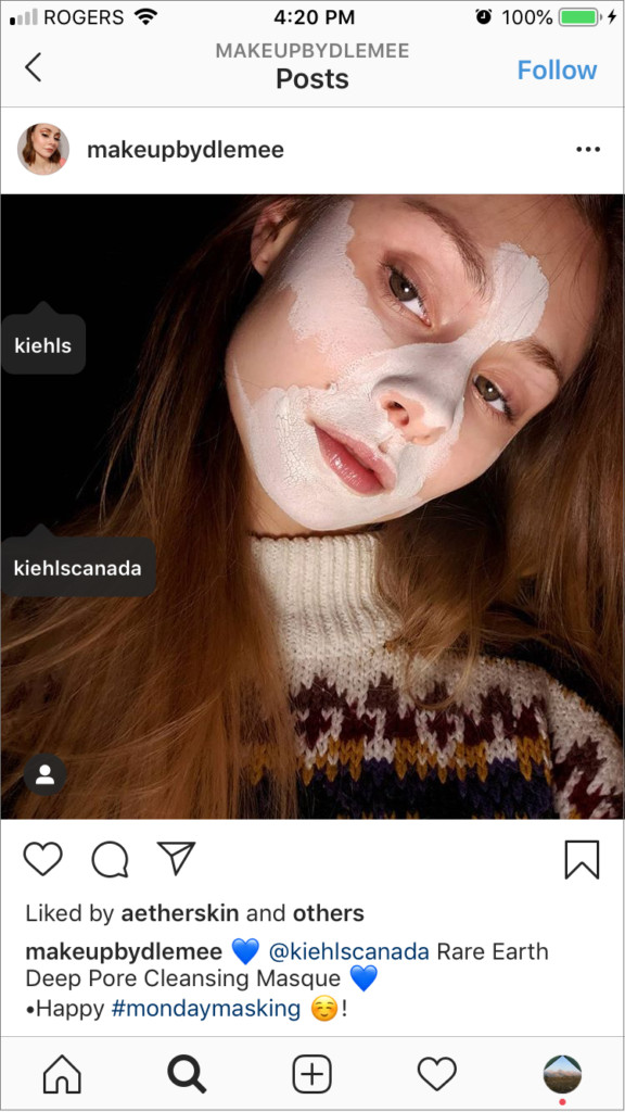 Cô gái đeo mặt nạ làm sạch lỗ chân lông Kiehl's Rare Earth Deep Pore Cleansing Masque